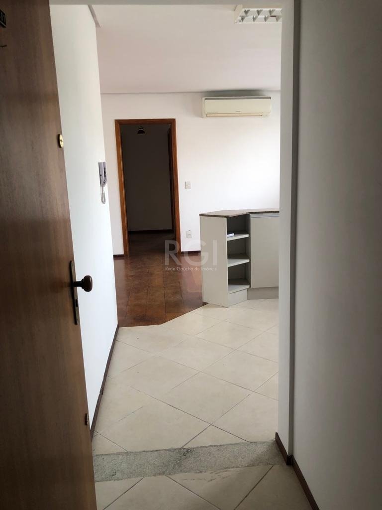 Apartamento à venda com 2 quartos, 72m² - Foto 2