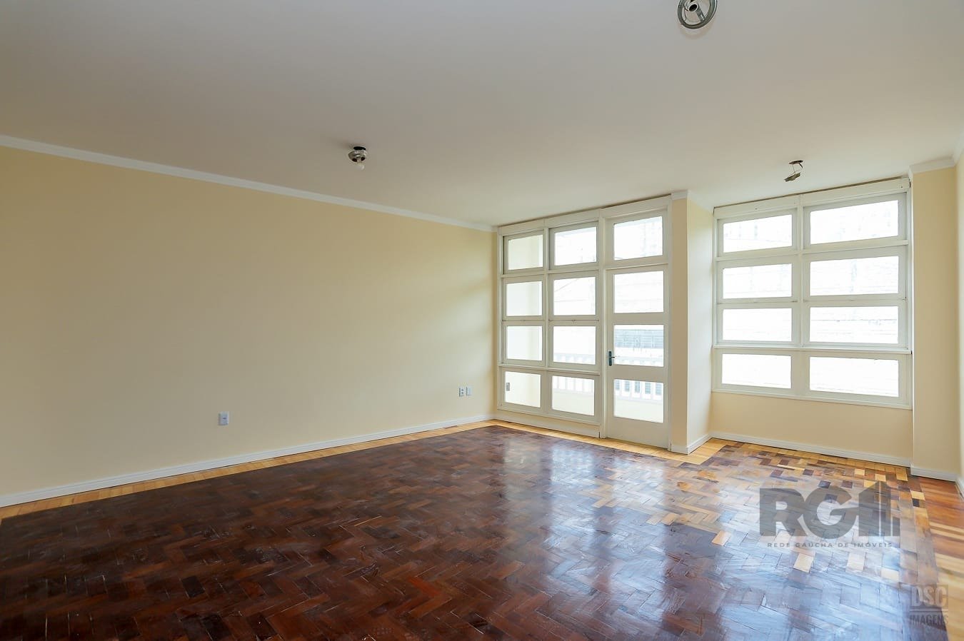 Apartamento à venda com 3 quartos, 141m² - Foto 2