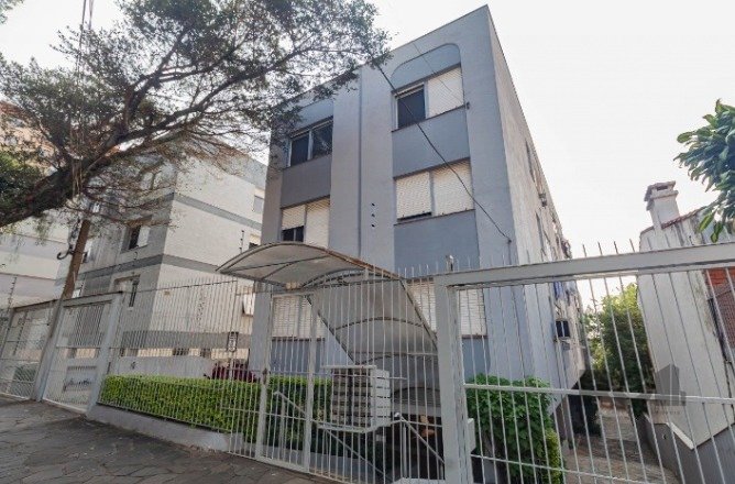 Apartamento com 73m², 2 dormitórios no bairro Santana em Porto Alegre