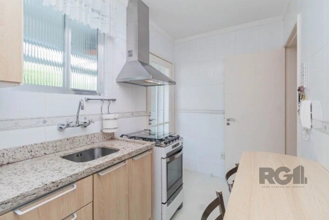 Apartamento à venda com 2 quartos, 73m², 1 vaga, Rua Veador Porto no bairro Santana em Porto Alegre