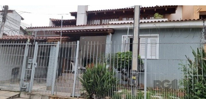 Casa à venda com 3 quartos, 99m² - Foto 2