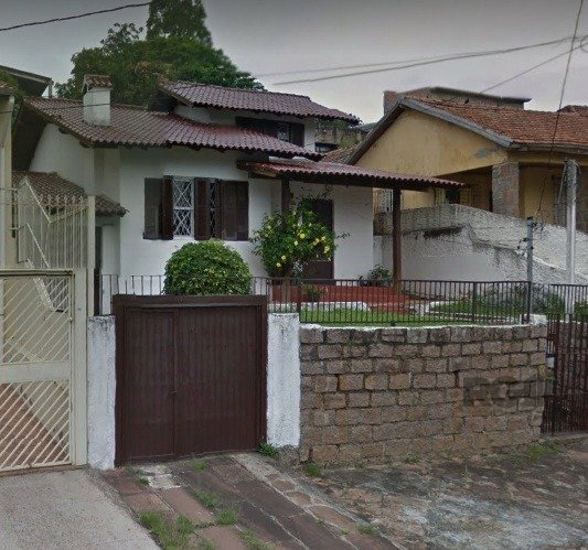 Casa com 100m², 2 dormitórios, 1 vaga no bairro Partenon em Porto Alegre para Comprar