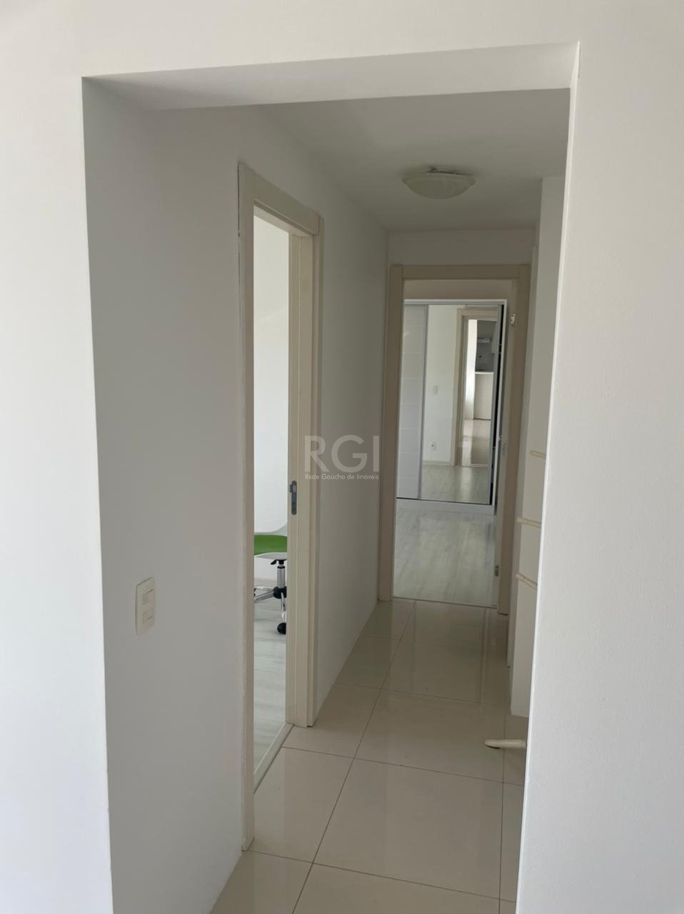 Apartamento à venda com 2 quartos, 68m² - Foto 4