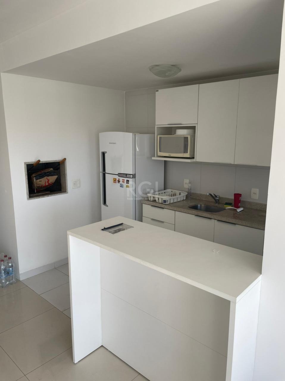 Apartamento à venda com 2 quartos, 68m² - Foto 2